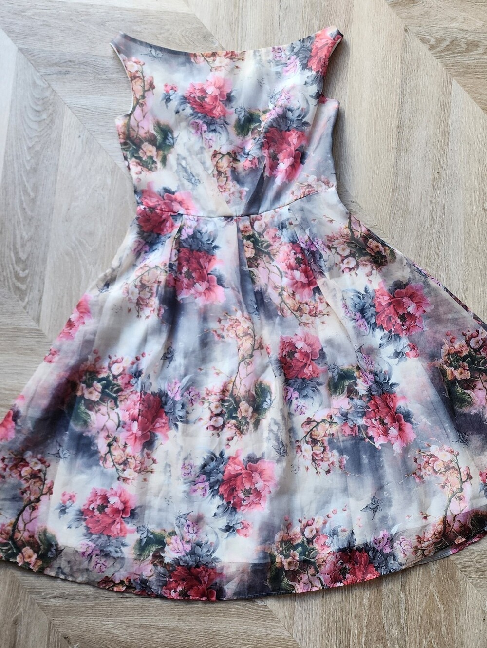 Cute Summery Floral Fit-and-Flare Dress in Pink & Gray
